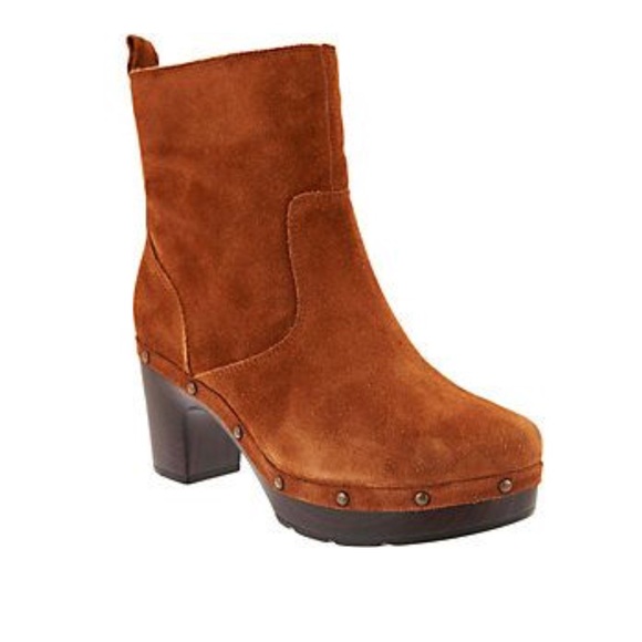 clarks clog boots